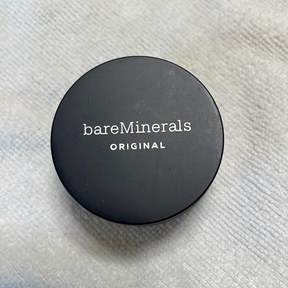 NEW BARE MINERALS UNOPENED SMALL MEDIUM BEIGE FOUNDATION